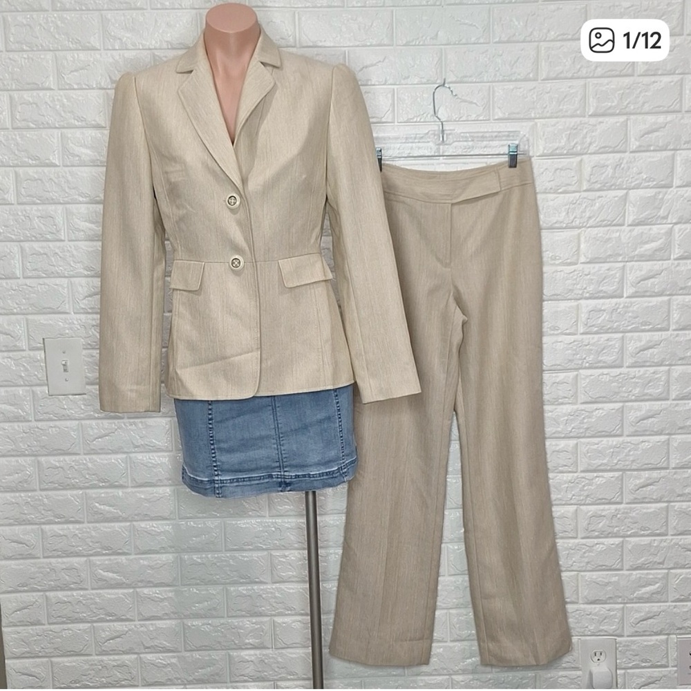 TAHARI Light Tan Neutral Two Piece Suit Set Blazer and Slacks Trousers